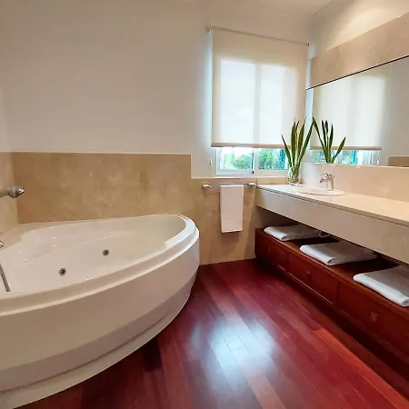 Neves By Bca * Фуншал